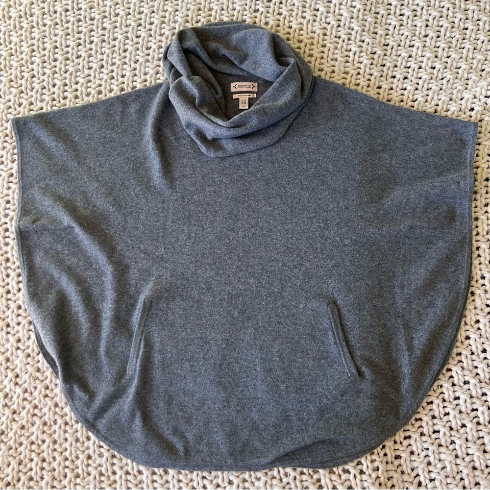 NANETTE LEPORE 2PLY 100% CASHMERE OVERSIZED PONCHO WITH POCKETS SIZE SMALL EUC